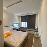 Cho thuê căn hộ chung cư vinhome central 2 phòng ngủ 80m2, lầu 28. giá 23 triệu