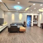 Bán căn hộ gần khai sơn city long biên 73m2 2 ngủ 2vs giá chỉ 2,3 tỷ lh 0987859913