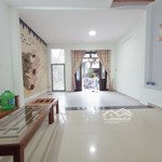 Cho thuê nhà nguyên căn đường hải phòng. hải châu. 139m2, 2pn. 11tr