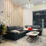 Cho thuê nhà phố góc vườn lakeview city, view công viên 200m2 full nội thất đẹp mới giá 50 triệu