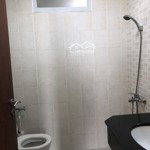 Căn hộ chung cư tản đà court quận 5 giá 12tr/tháng 2pn 1wc nội thất