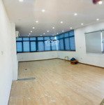 Cho thuê văn phòng tại phố hoàng ngândiện tích60m2 giá bán 6 triệu, 70m2 giá bán 8 triệu, liên hệ: 0963506523