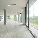 Cho thuê văn phòng đường đoàn văn bơ phường 10 quận 4 dt 120m2 giá 25 triệu /tháng đã bao gồm pql