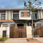 Căn nhà vị trí đắc địa đối diện công viên 5000m2 tại sun casa