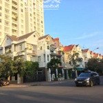 Cho thuê nhà phố kdc him lam 6a, hướng đông đường 20m. giá 27 triệu/tháng lh: ms dung 0931017279