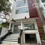 Cho thuê nhà nguyên căn gồm hầm + 4 tầng dtxd 350m2 chỉ 35tr/th, khu compound, kdc thạnh mỹ lợi.