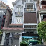 Cho thuê villa rẻ nhất khu phan xích long nằm ngay ngã tư cù lao và hoa sứ