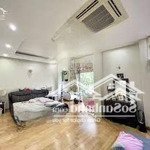 Cho thuê nhà ngõ 29/70 khương hạdiện tích30m2 x 5 tầng, thông sàn, đủ đồ tô cách 50m 15 triệu/tháng