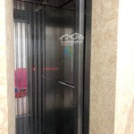 Cho thuê nhà 5 tầng mt nguyễn văn thoại mới đẹp có thang máy.