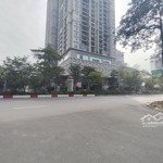 Bán mp tôn thất thuyết cầu giấy 120m2x 7 tầngcó hầm, thông sàn vp. thang máy. vỉa hè 10m kinh doanh