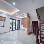 Cho thuê nhà riêng 4 tầng 40m2 tại ngọc thụy, long biên, hà nội giá: 8tr/th, lh: 0946204597