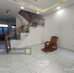 Cho thuê căn nhà phố citi bella làm văn phòng, nhà đẹp, giá 11 triệu/tháng, liên hệ: 0932666162