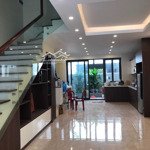 Cho thuê nhà 90m2 4 tầng thiết kế mỗi tầng chia 2 phòng - địa chỉ kim giang, hoàng mai nhà mới đẹp