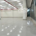 Cho thuê nhà lô góc 1 trệt 3 lầu 3 phòng ngủ3 sảnh 900m2 dt15x20m tt phú mỹ brvt