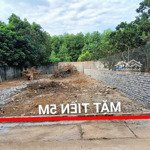 đất cắt bán giá rẻ tại hòa lạc 130m trục chính tân xã đường rộng