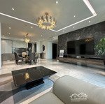 Bán căn hộ 4 phòng ngủ sky villa