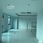 Cho thuê nhà 7 tầng - lô góc - thang máy - kinh doanh đỉnh - 60 m2 - phố trạm - long biên