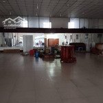 Cho thuê mặt tiền dt 550m2 đường lê văn việt, giá 95 triệu