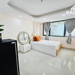 Phòng dạng studio + rộng rãi + full nội thất + tủ đồ rộng tại q5 + cửa sổ