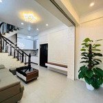 Cho thuê nhà nguyên căn 32m2, 5 tầng, 3 phòng ngủ, ngõ gốc đề