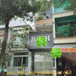 Mặt bằng đẹp kinh doanh q10