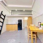 Duplex full nội thất gác cao cửa sổ trời không giới hạn người ở