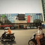 Cho thuê khu đất khủng 1000m2 trung tâm quận 1