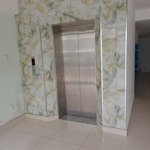 Cho thuê nhà phú mỹ hưng q7 6x18.5m. 5 trệt lửng 3 lầu st. có thang máy. 48, 974 triệu/th. liên hệ: 0961830816