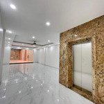 Giảm chào bán gấp bách khoa nhà mới, 160 m2 6 tầng thang máy, ở ngay, vỉa hè, ô tô vào nhà 31.8 tỷ