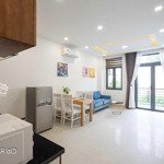 Cho thuê căn hộ 2 phòng ngủ, rộng 60m2, ban công thoáng, full nội thất. gần quốc hương, thảo điền