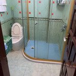 Cho thuê căn hộ mặt phố ngõ huế 65m2, chia 2 ngủ, 01 wc, giá 12 triệu/tháng. nhà có thang máy.