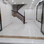 Cho thuê nhà siêu đẹp mới tinh tại lương định của, đống đa 55m2 x 4 tầng, ngõ oto tránh nhau