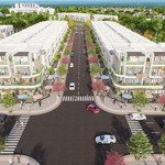 Bán nhà gần đại học fpt education - cách siêu thị aeon mall 300m - đối diện công viên hồ điều hòa