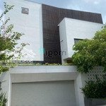 Bán Biệt Thự Cao Đức Lân 3 Tầng Có Hầmdiện Tích160M2 Cách Công Viên 50 Mét