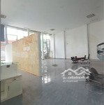 3mt đường xanh + sạch + đẹp: toà nhà văn phòng dtsd 1000m2 giá thuê tốt lh mr. nam 0917988346