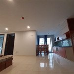 Cho thuê căn hộ chung cư 70m2 - 2 pn ngã tư lê văn lương