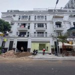 Cho thuê nhà khu đô thị roman plaza tố hữu,diện tích90m2 5 tầng, nhà mới 100% có thang máy liên hệ: 0968120493