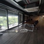 Công ty mình cần nhượng văn phòng 1500m2, sẵn nội thất đẹp, cực rẻ khu ngoại giao đoàn