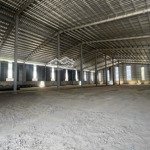 Cho thuê kho mới xây kcn hòa khánh diện tích 2200m2 đầy đủ pccc, giá tốt.