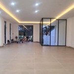 Văn phòng hiện đại cho thuêdiện tích9352m2 ở đường 11 quận thủ đức