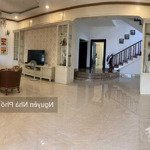 Biệt thự khu compound hồng thái ngay phổ quang khu vip sân bay - 438m2 - 3 tầng giá chỉ 60 tỷ