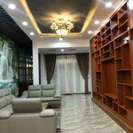 Bán biệt thự mặt tiền đường linh trung, thủ đức. 3 tầng, 240m2, giá bán 27 tỷ tl.