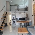 Trống phòng duplex cửa sổ to thoáng mát, rộng 50m2 đủ nội thất, máy giặt máy sấy riêng