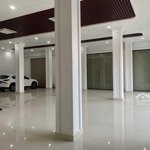 Cho thuê mặt bằng phù hợp làm văn phòng, showroom, cửa hàng kinh doanh tại phố văn giang