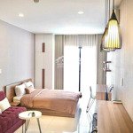 Cho thuê studio full nội thất, cửa sổ lớn thoáng mát - view siêu đẹp gần chợ bà chiểu