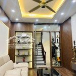 Nhà hẻm xe hơi ngay chợ chợ bàu sen đường nguyễn trãi, phường quận 5 dt 62m2, giá 2.8 tỷ