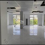 Cho thuê văn phòng tầng 2, 130m2 giá bán 25 triệu - phố miếu đầm, từ liêm