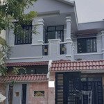 Cho thuê biệt thự nguyên căn 1 trệt, 1 lầu kdc ấp 5 xã phong phú, giá 18tr/th lh 0904936779