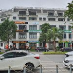 Bán căn shophouse a2- 159.1m2- thiết kế 2 tầng- bàn giao có sàn gỗ- giá bán 9 tỉ- chủ thiện chí