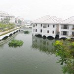 Cho thuê nhà đẹp view hồ 4 phòng ngủ đồ cơ bản 140m2 phố từ hoa giá bán 44 triệu/tháng